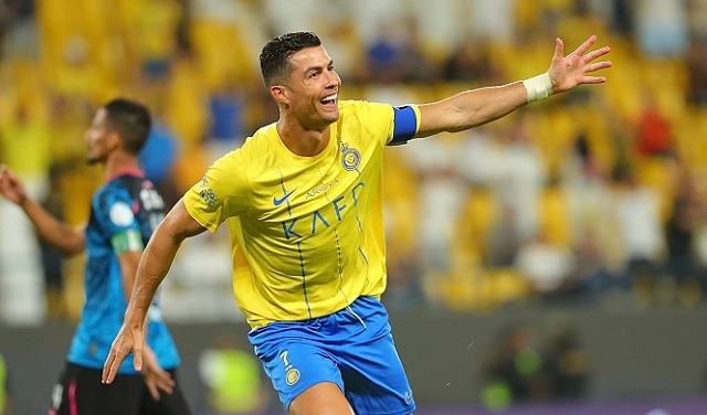 رونالدو يقود النصر للفوز على الوحدة بسداسية