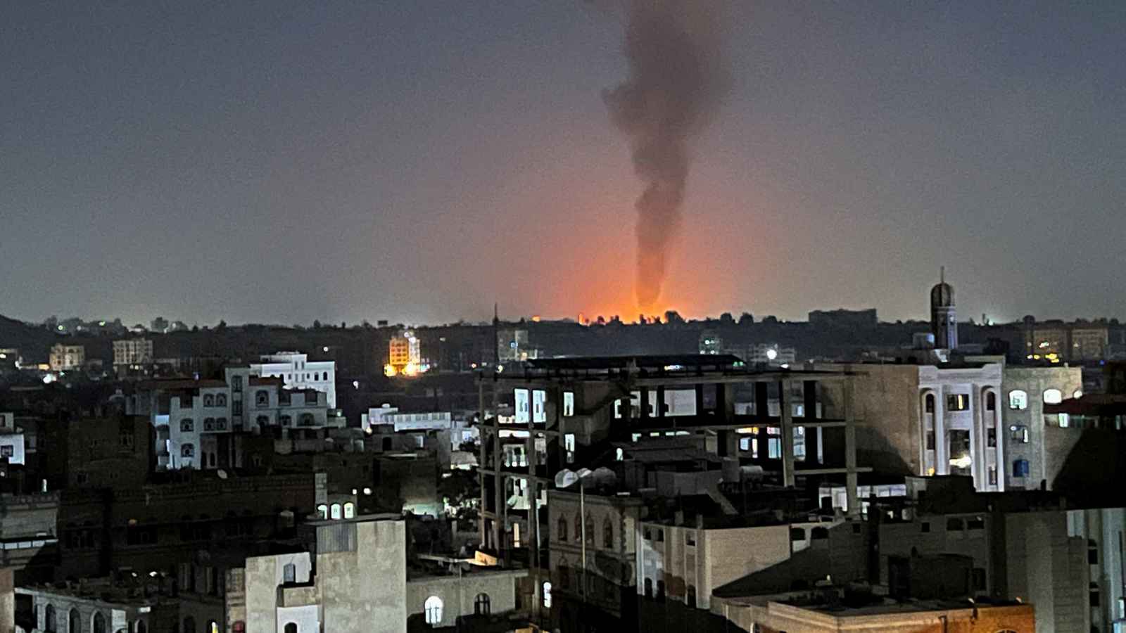 غارات أمريكية بريطانية على مواقع لـ"أنصار الله" الحوثية