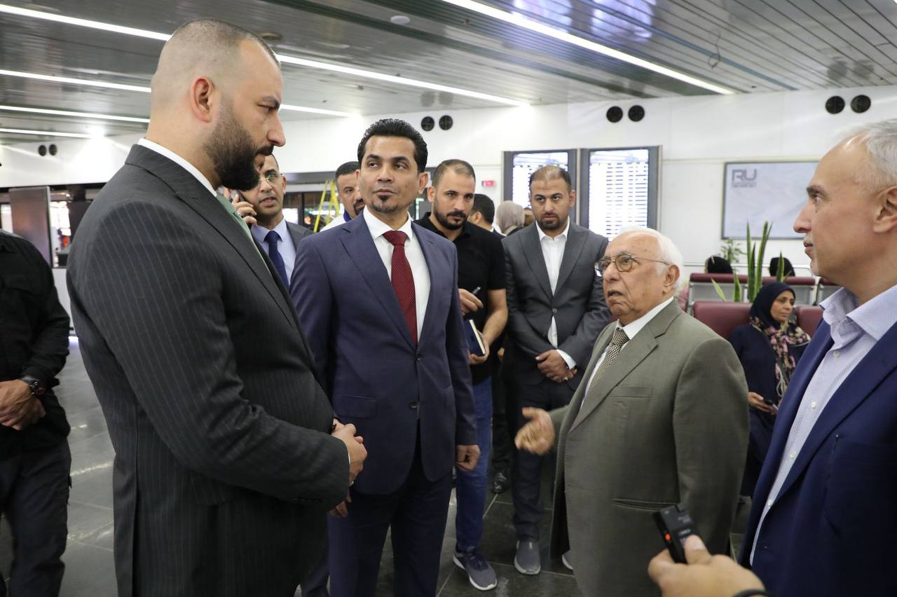 وزارة النقل: مواصلة أعمال تأهيل مطار بغداد خلال عطلة العيد ـ صور