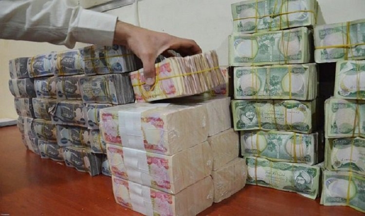مستشار حكومي: الإيرادات الحالية تكفي للرواتب والحكومة تتجه لضبط الإنفاق