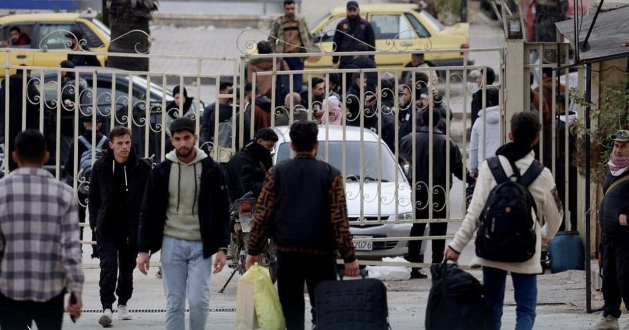 نزوح 165 ألف مدني جراء اشتباكات حلب شمالي سوريا