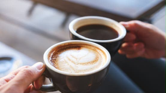 القهوة سريعة التحضير.. فوائد صحية مع اختلافات في الكافيين