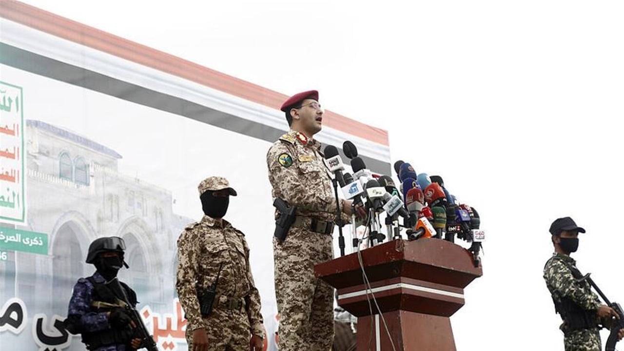 أنصار الله يعلنون استهداف مطار أبها.. والرياض تتحدث عن أضرار مادية